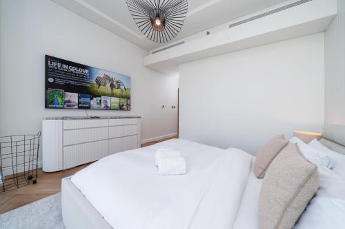 Upgraded Banyan Tree 2 Bed in JLT - image 2