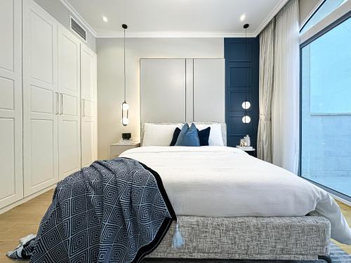 Elegant 2BR Plus Guest Room Stay with Designer Interior, Dubaï (photo 2)