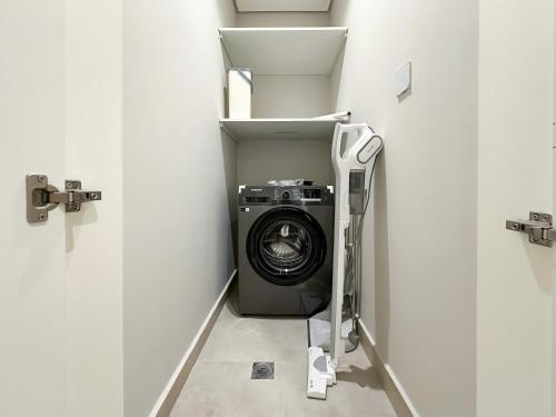 Elegant 2BR Plus Guest Room Stay with Designer Interior, Dubaï (photo 7)