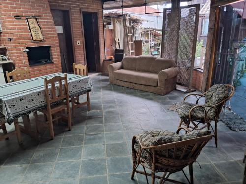 Iekārtas, Pineville House in Pinhais (Paraná)