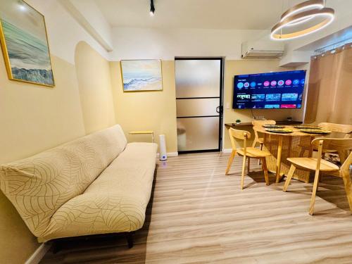 Cozy Vibes Retreat in Makati, Manila