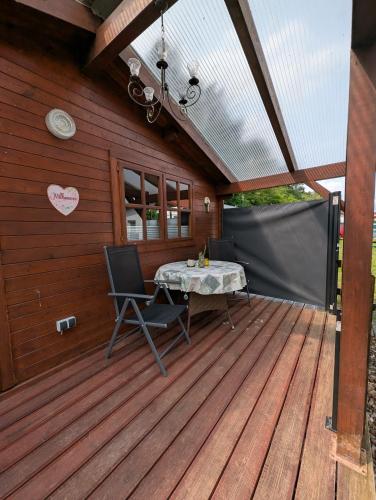 陽台/露台, Ferienhaus am See Wutzsee mit direktem Seezugang in 林多