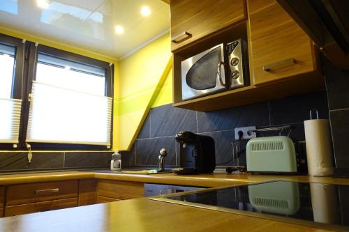 Hübsche 2 Zimmerwohnung (Hubsche 2 Zimmerwohnung) in คาร์สท์