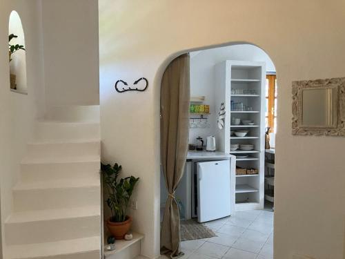 Bright Cozy Home with Terrace, Garden & Sea View in Neochori