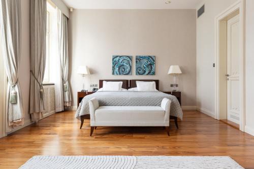 Luxury Apartment image 8