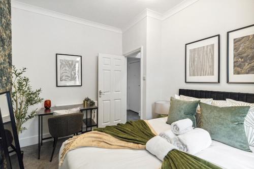 Comfort Convenience Location Shepherds Bush Ground Floor, Лондон