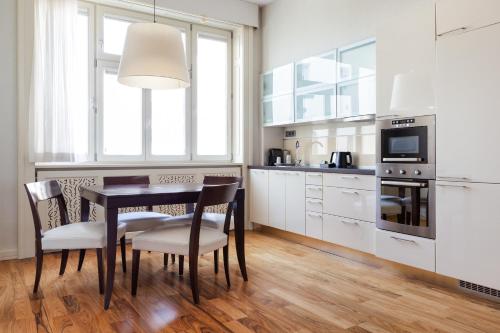 Luxury Apartment image 4