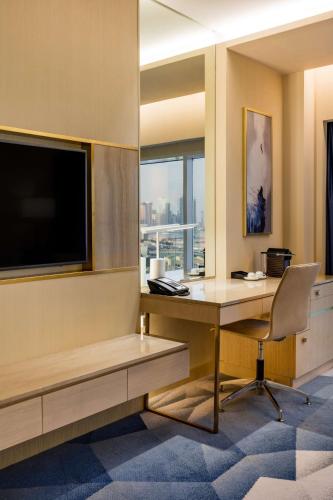 Executive Room with Lounge Access image 5