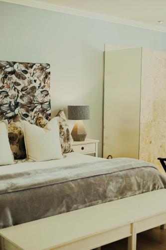 Twin/Double Room image 9