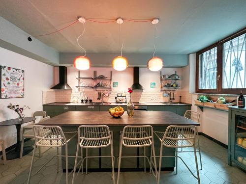 Kitchen, Ostello Bello Milano Duomo in Milan