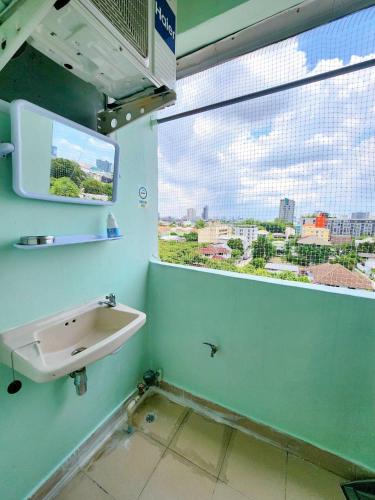 808-STP Homely room Free Wi-Fi and Near BTS - image 6