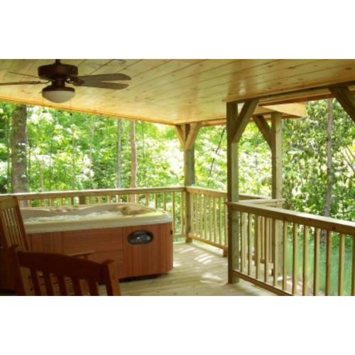 Cabin in the Woods-Peaceful 1BR 20-Acre Rural Retreat-HotTub&WiFi near Asheville, Hendersonville (foto 2)