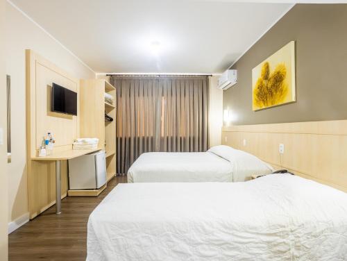 Standard Triple Room image 3