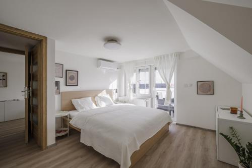Spacious 4-Story Home with Sauna & Garden, Praga (foto 6)