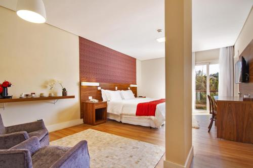 Premium Suite with Spa Bath image 10