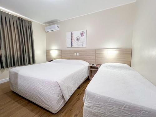 Standard Triple Room image 2