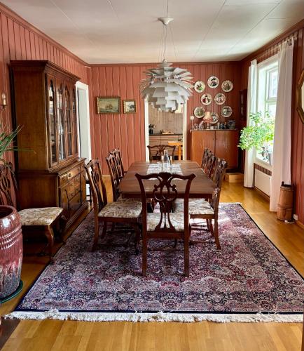 Apotekbygget in เนสบิเอิน