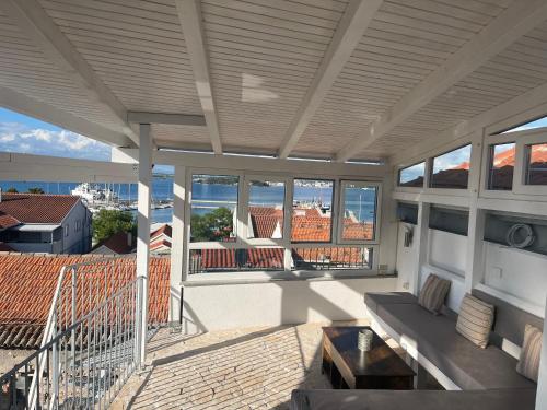 Apartmani Adi Tkon, Tkon