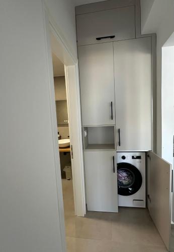 One-Bedroom Apartment image 10