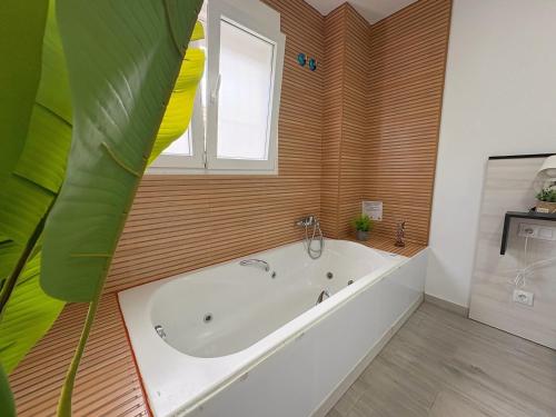 bubbelbad, Apartment Benahavis III Airport - Málaga (Apartment Benahavis III Airport - Malaga) in Churriana