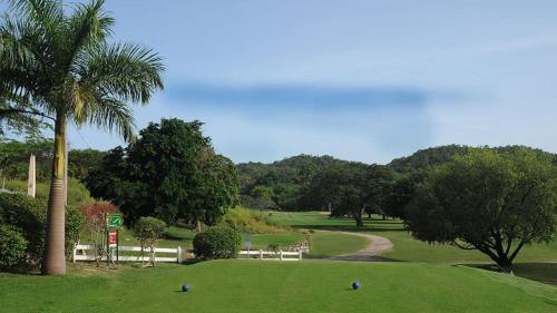 Golfa laukums (teritorijā), KOSC Retreat at Caymanas Estate in Caymanas