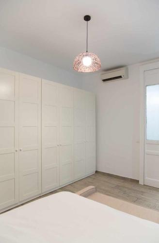 One-Bedroom Apartment image 10