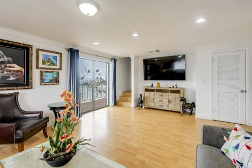 Walk to Beach Florida Keys Gem with Ocean Views in Layton (FL)