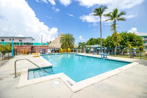 Walk to Beach Florida Keys Gem with Ocean Views in Layton (FL)