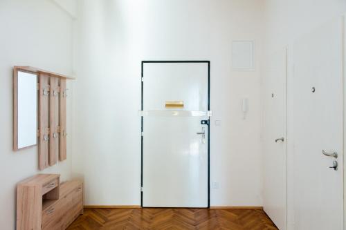 Stunning Design Apartment - image 2