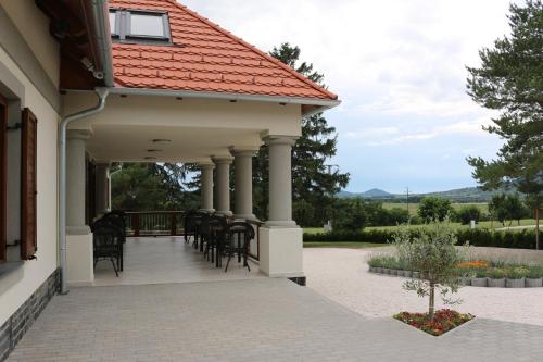 Balkons/terase, Villa Tolnay Vendégház (Villa Tolnay Vendeghaz) in Gyulakeszi