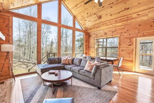 Fern Woods A modern take on Hocking Hills cabins detail