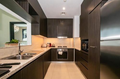 Downtown Views I 2 Bedroom Apartment with Dubai Mall Access, Dubái (foto 3)