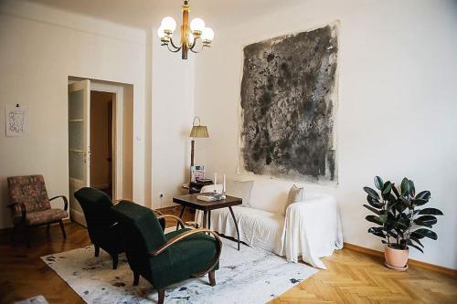 Stylish and unique 2 bedroom flat with balcony in Letna, Прага (фото 10)