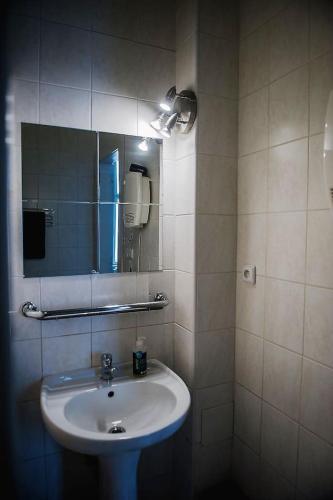 Stylish and unique 2 bedroom flat with balcony in Letna, Прага (фото 3)