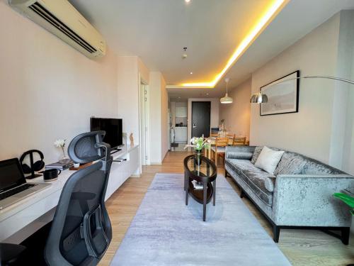 Stylish Modern 1BR - Ultra Fast Wifi - BTS Phrom Phong, Бангкок (фото 2)