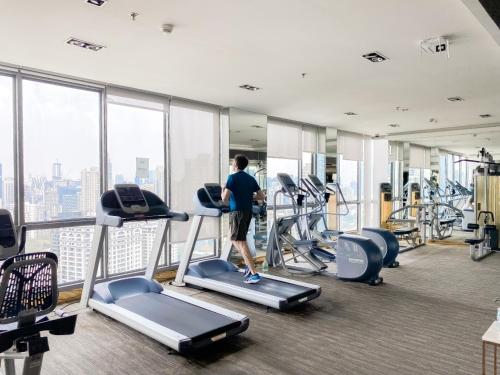 Stylish Modern 1BR - Ultra Fast Wifi - BTS Phrom Phong, Бангкок (фото 6)