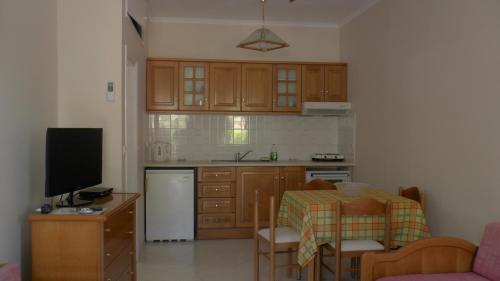 Captain's Apartments - image 5