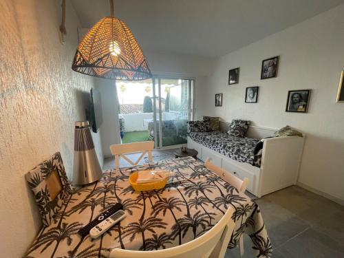 Studio with port view terrace with AC near Bistro Teatro
