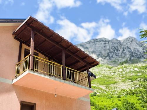 Skats, Arditi's Guesthouse in Bogë