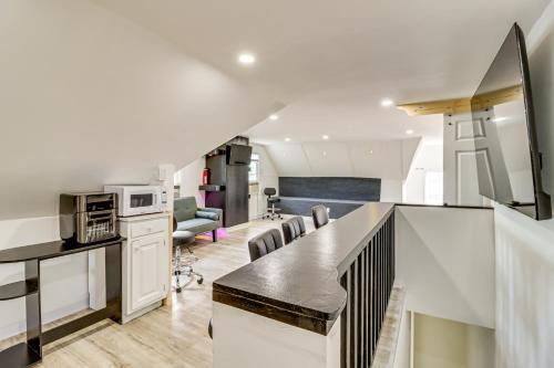 Walkable Abode in Stroudsburgs Business District! in 斯特勞茲堡