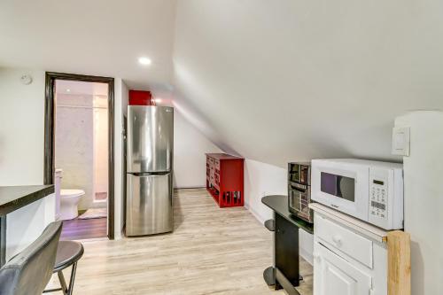 Walkable Abode in Stroudsburgs Business District! in 斯特勞茲堡