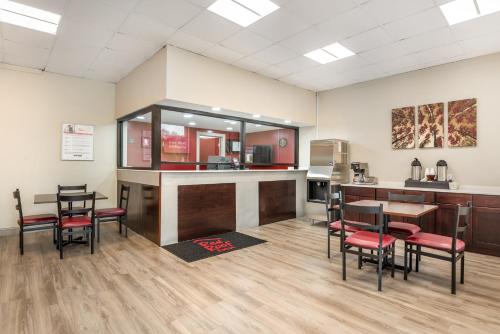 ล็อบบี้, Red Roof Inn Richmond, VA in ริชมอนด์ (VA)