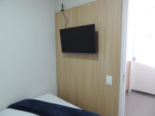 Standard Single Room with Shared Bathroom image 8