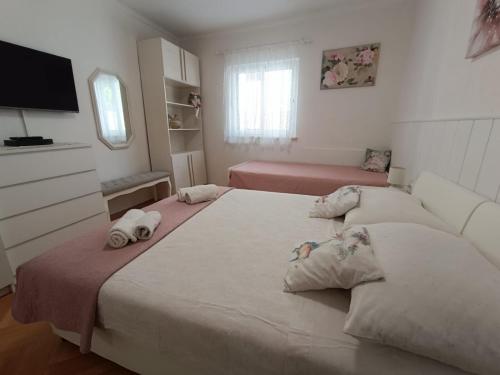 Two-Bedroom Apartment image 5