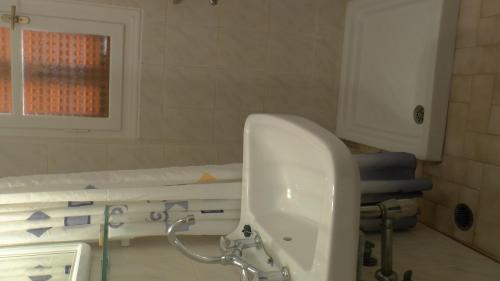 Captain's Apartments - image 2