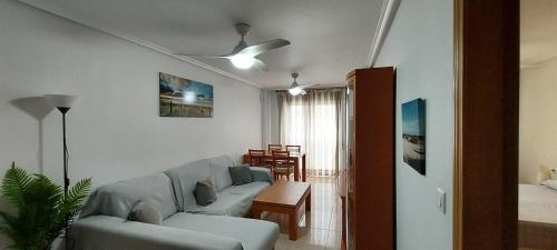 Luminosa vivienda de 2 dormitorios en Santa Pola
