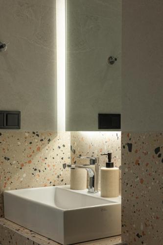 Kais 1st floor studio, Athens (photo 6)
