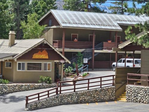 Holiday Haus - Accommodation - Mammoth Lakes
