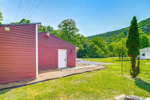 . Virginia Nature Escape! Cozy Covington Cabin