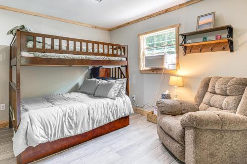 Virginia Nature Escape! Cozy Covington Cabin in White Sulphur Springs